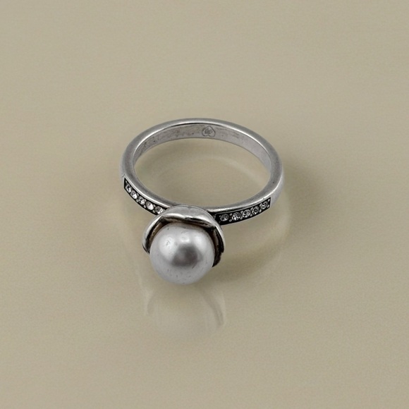 Brighton 'Perlina' Pearl Ring w/ Swarovski crystals. Size 8 - Picture 1 of 5